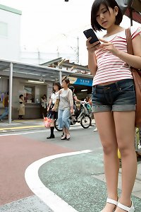 bare gallery of asian idot
